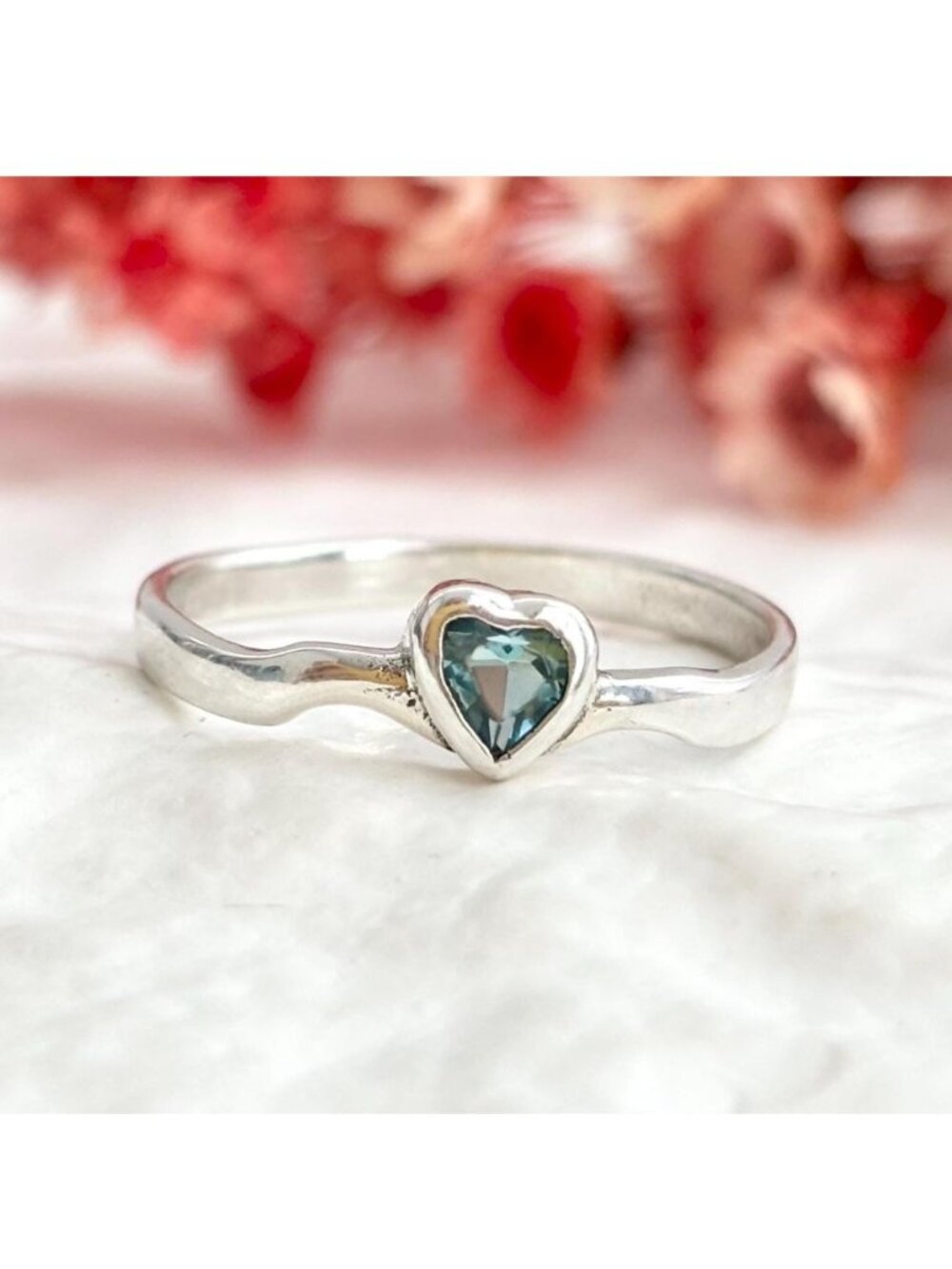 Aquamarine Heart Dainty Minimalist Wavy Sterling Silver 925 Vintage Ring sz 8.25